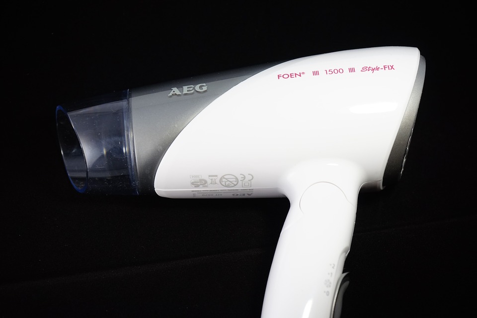 Black Friday Hair Dryer Deals & Coupons 2023 (60 Off